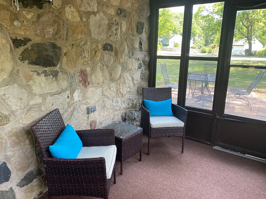 Three season porch