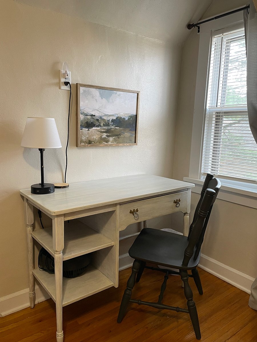 Desk in upstairs twin bedroom