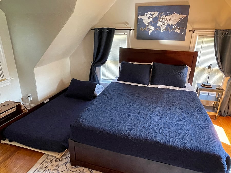 Upstairs bedroom Queen w/twin trundle bed