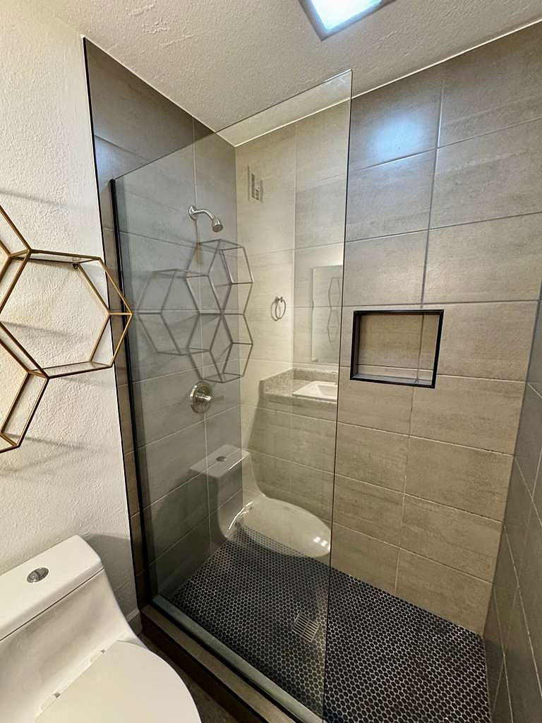 Shower Master bathroom