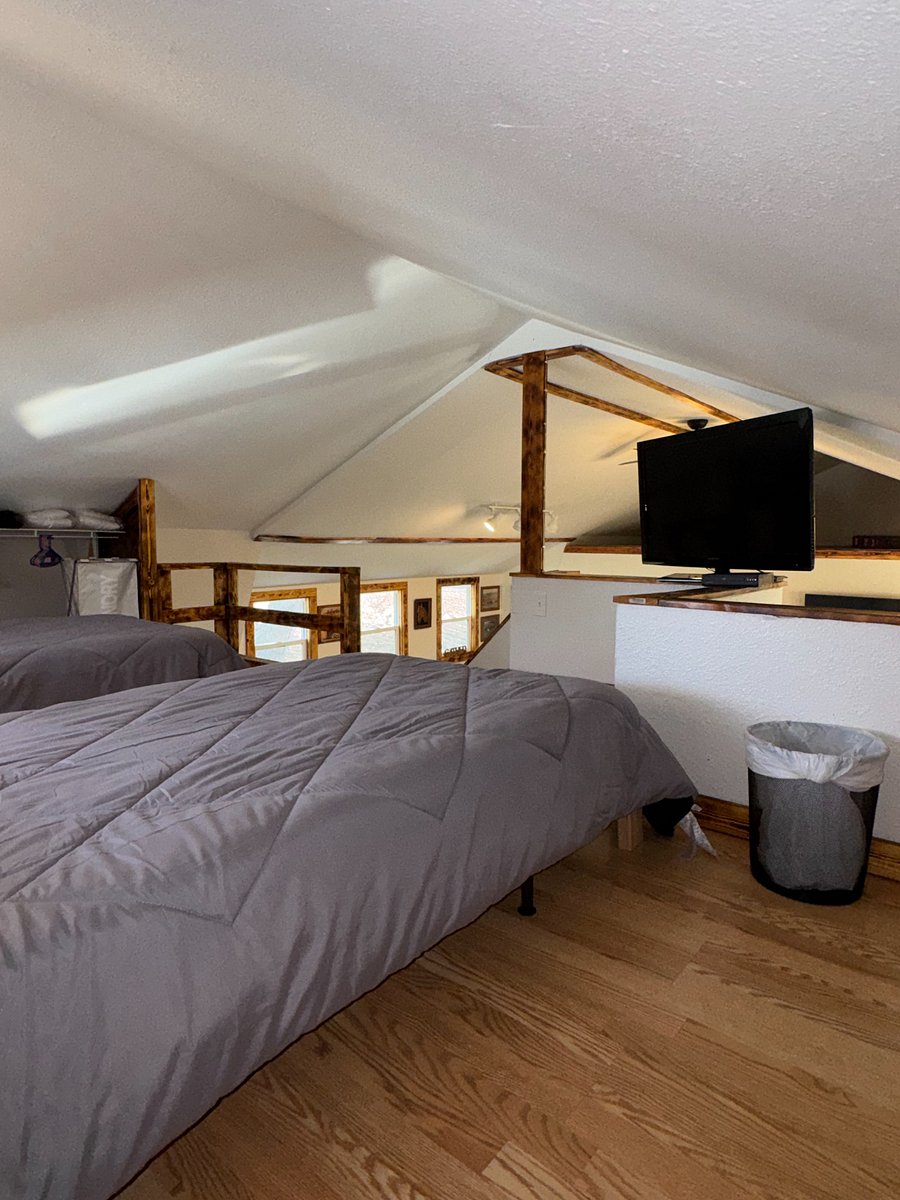 Bedroom 2 and TV