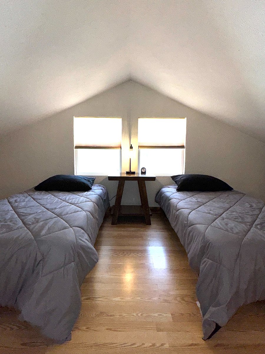 Bedroom 2, loft, 2 XL Twin beds