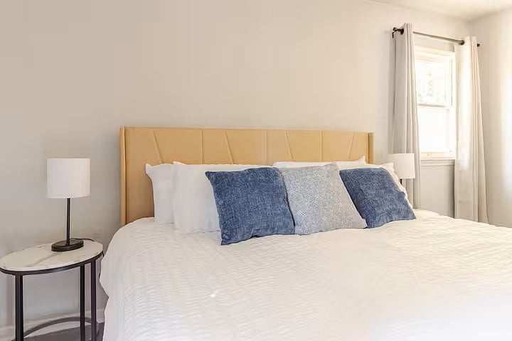 King size bed with dresser 