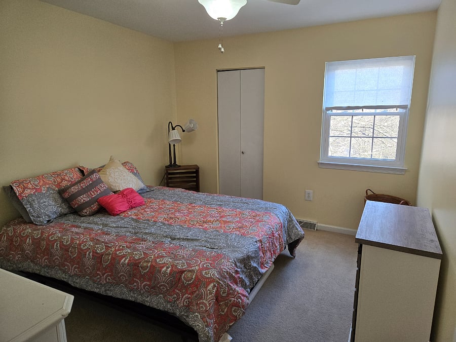 Guest bedroom