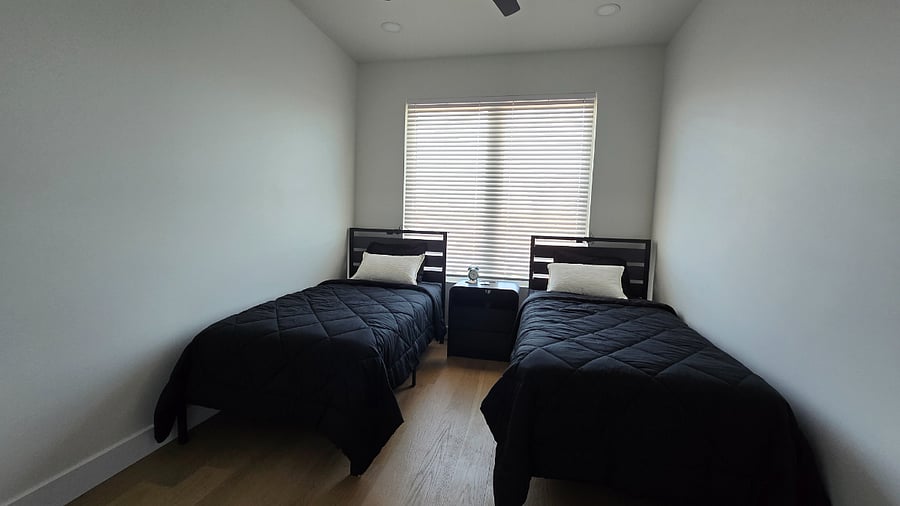 Upstairs twin bedroom 