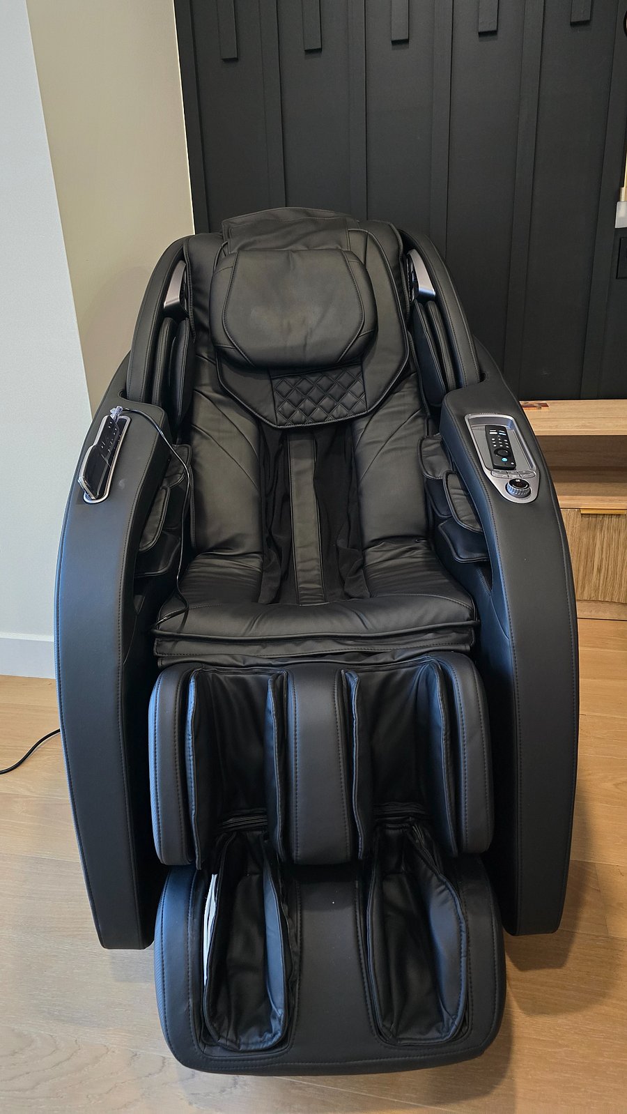 Massage chair ( master bedroom)