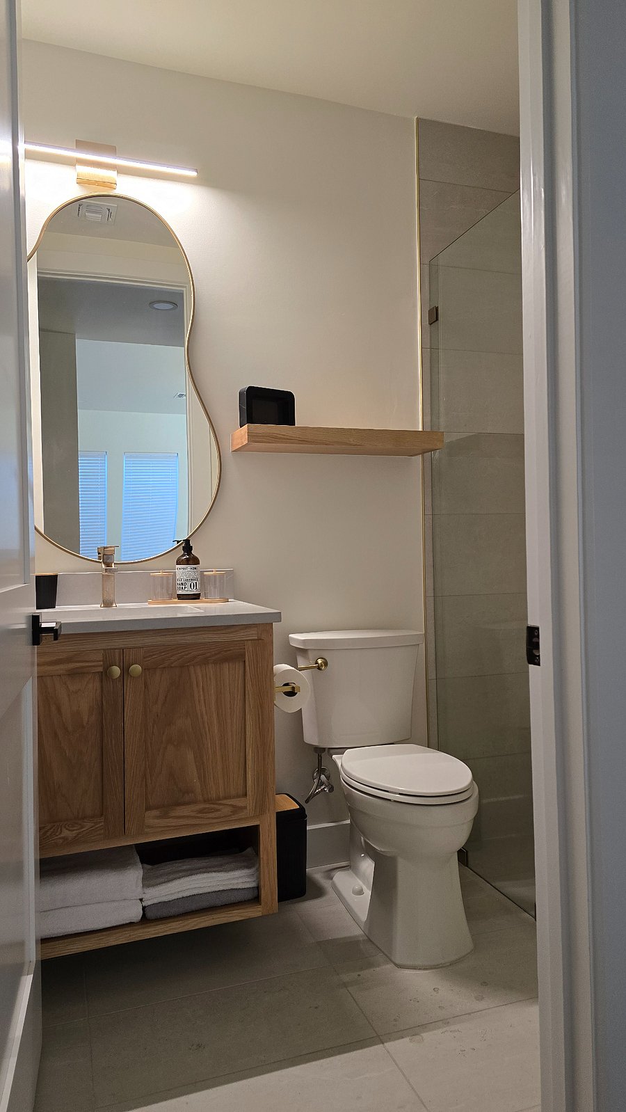 Downstairs full bathroom.