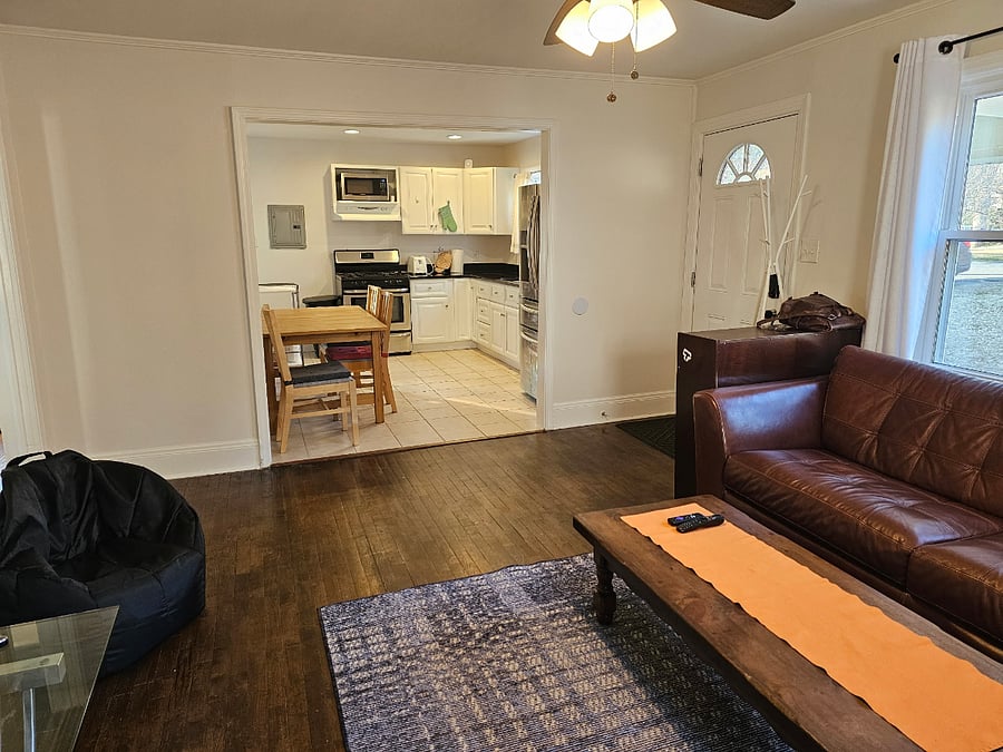 Living Room / Kitchen