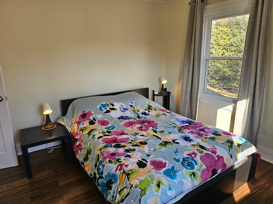 Bedroom #1 - Queen Bed