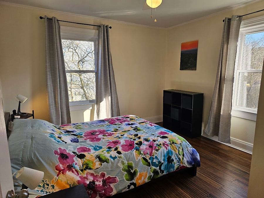 Bedroom #1 - Queen Bed