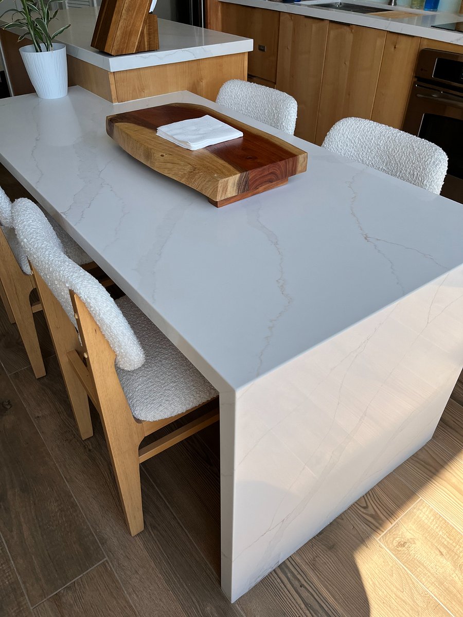 Dinning table and five chairs