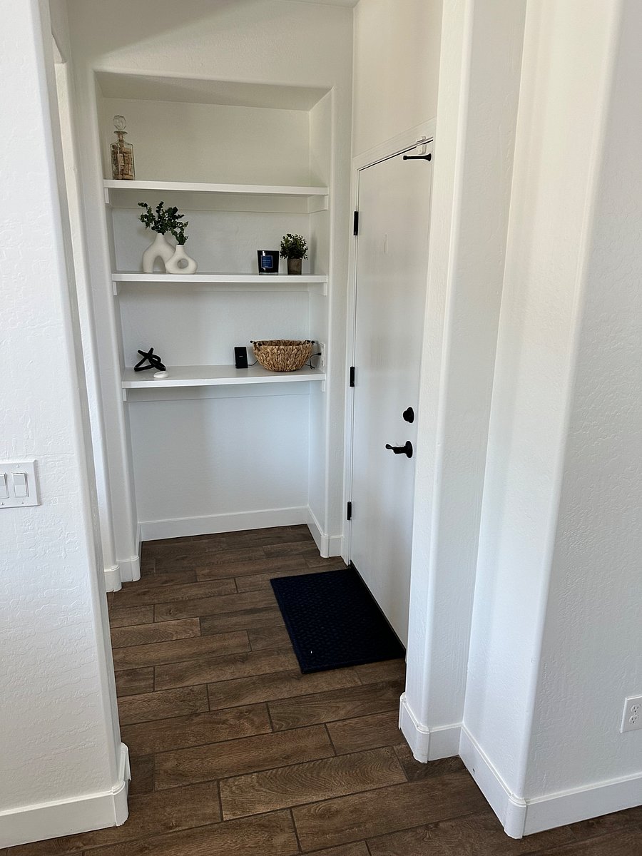 Entry from 2 car garage