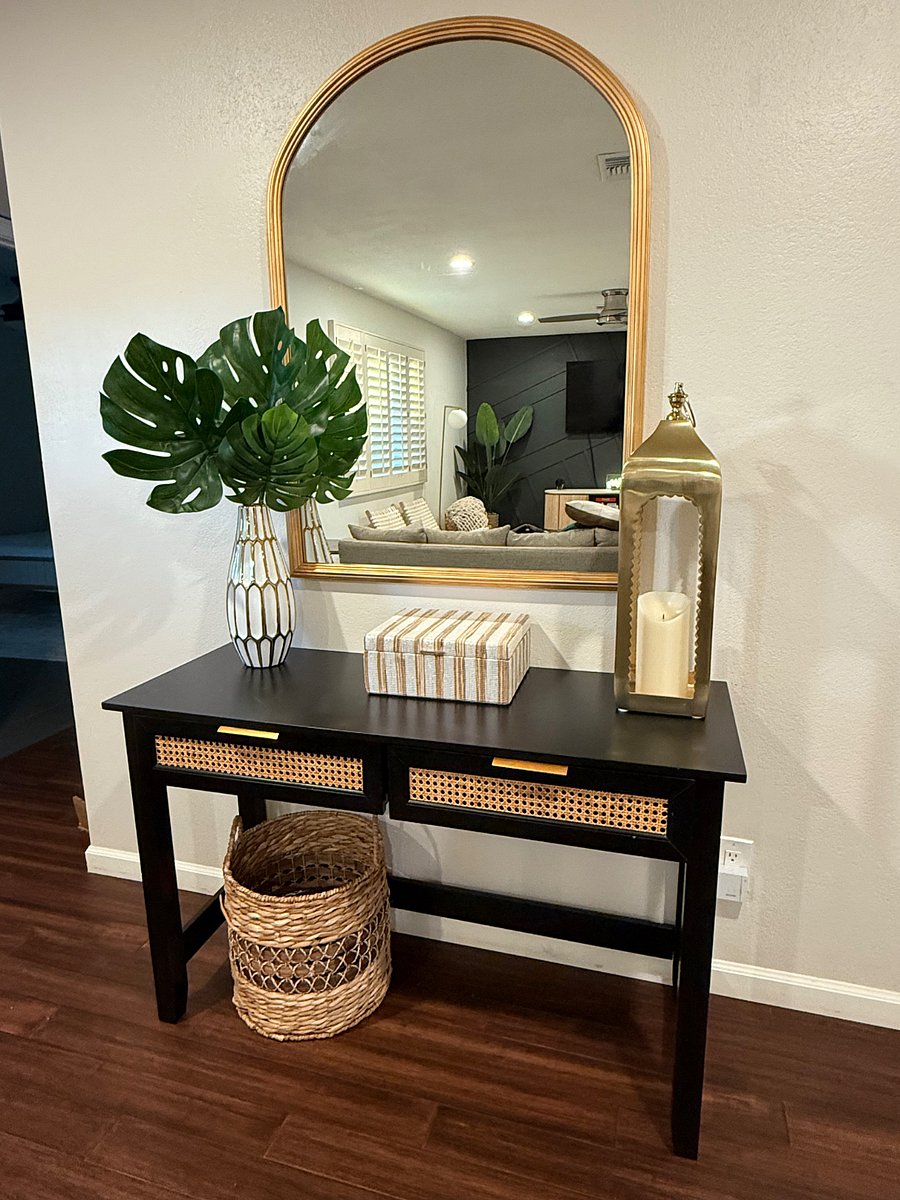 Entry way