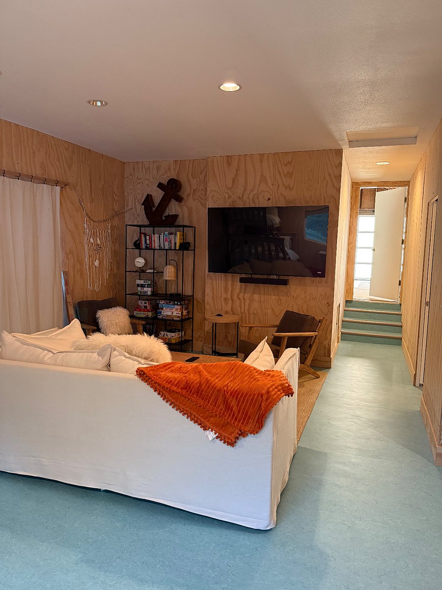 Bunk room