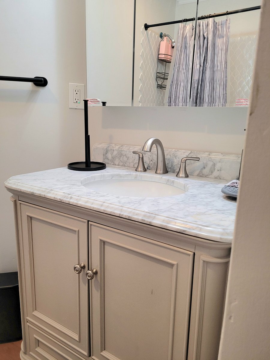 Master bath 