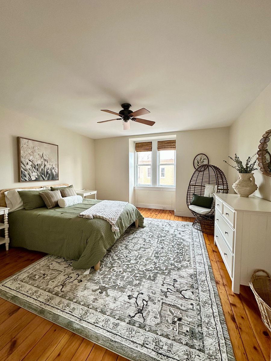 3rd floor bedroom with queen bed