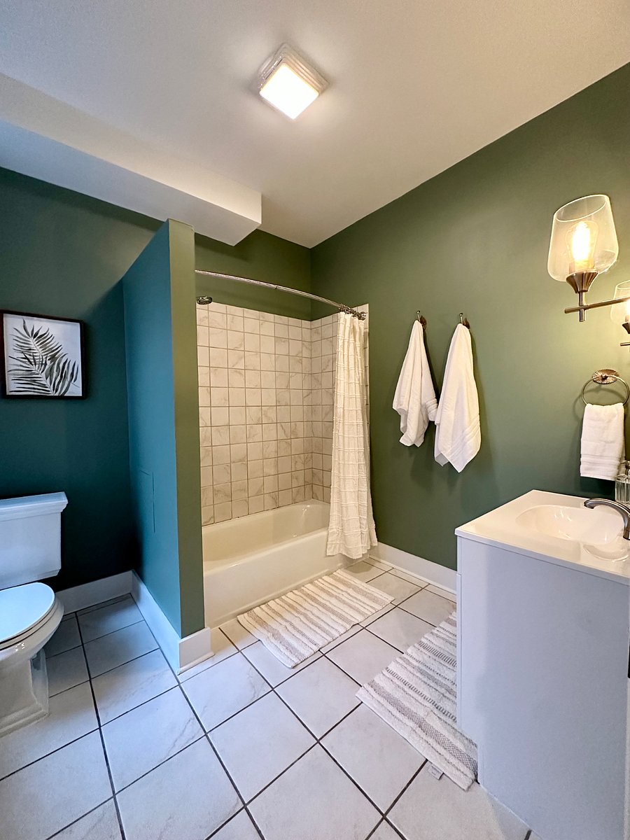 2nd floor bathroom