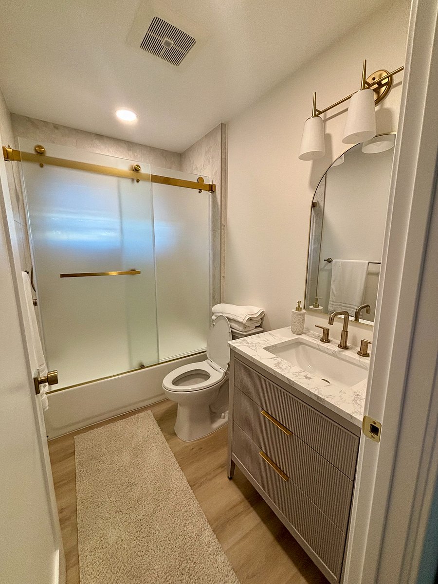 Upstairs suite with full bath

