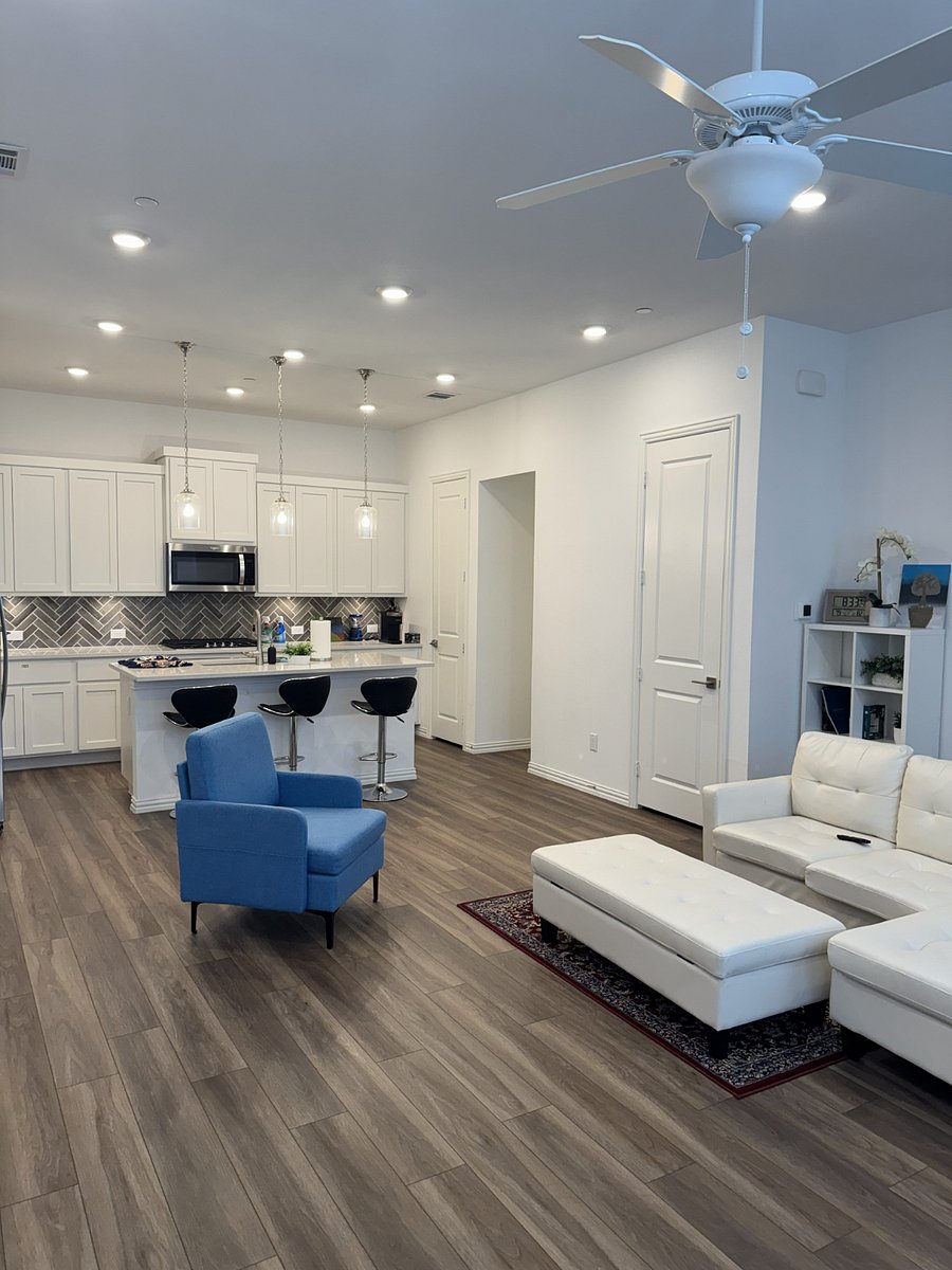 Fully equipped kitchen with gas range