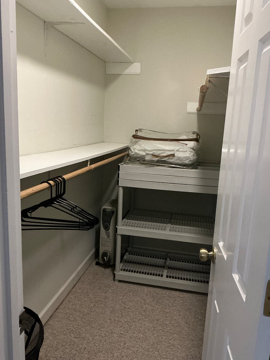 Walk in closet