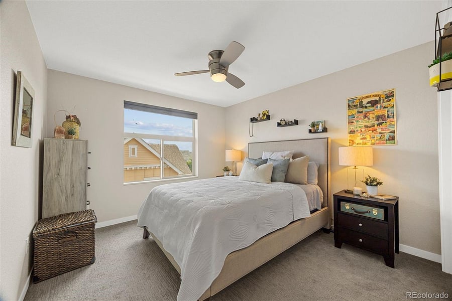 2nd Bedroom with Queen bed