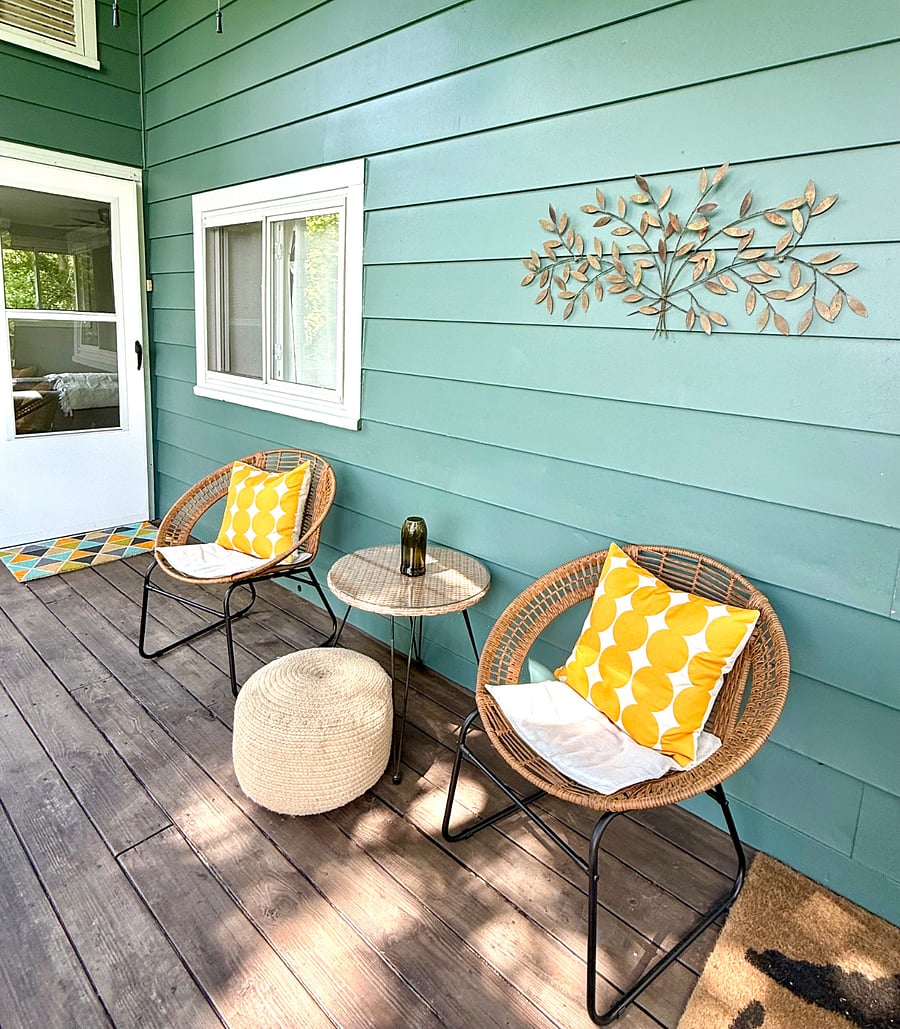 Entrance and covered deck 
