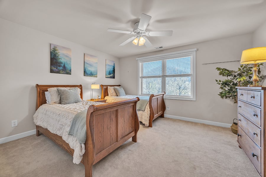 Bedroom 3 with two twins - Upstairs