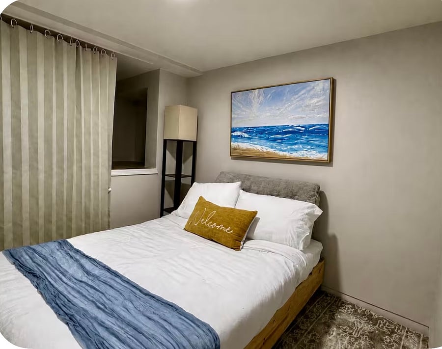Separate and private 1 bedroom unit behind main house.