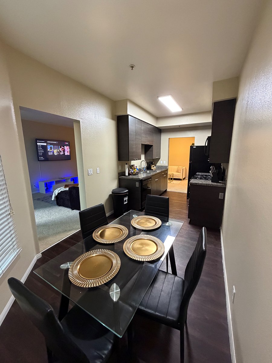 Dinning Table & Kitchen