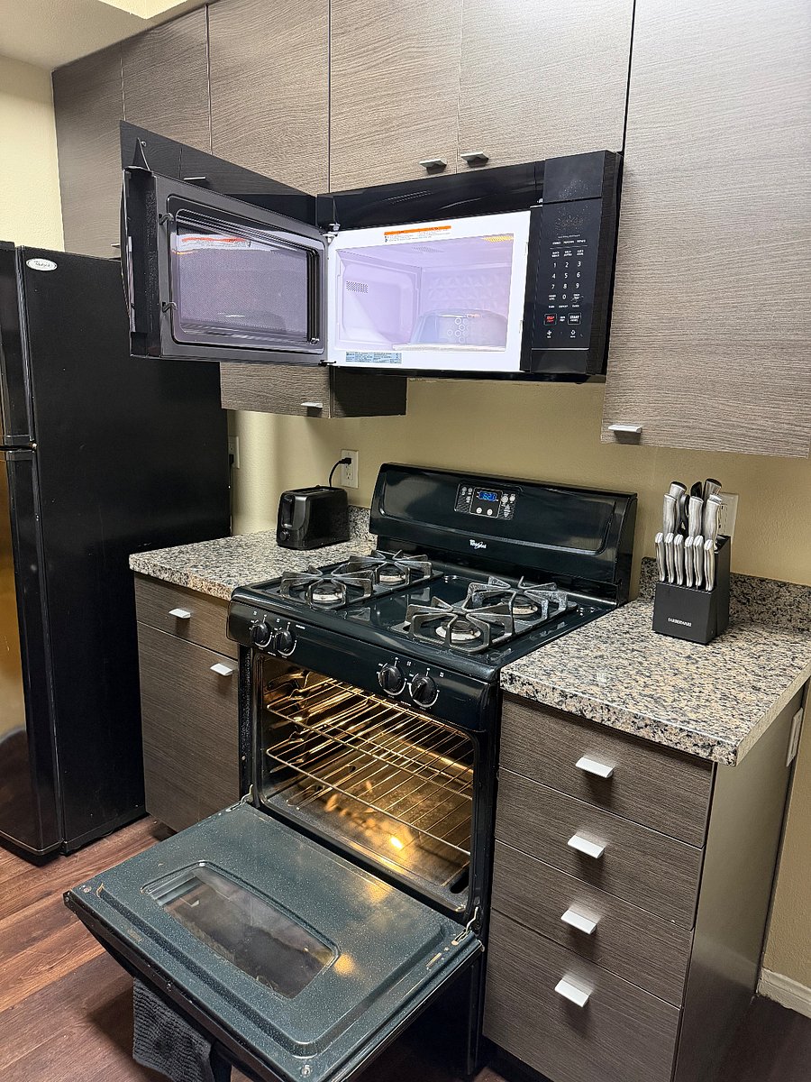 Brand New Mircowave & Stove
