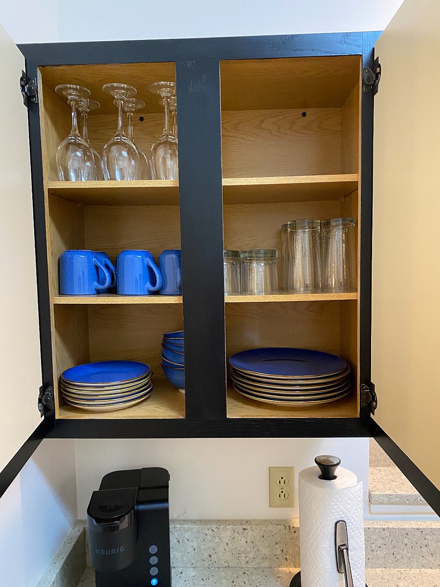 Kitchen Dishes and Glasses
