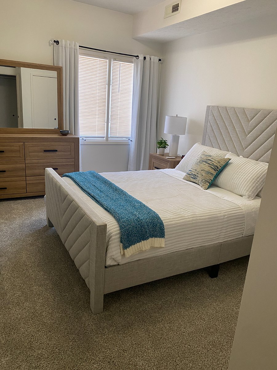 Bedroom 2 - Queen size bed