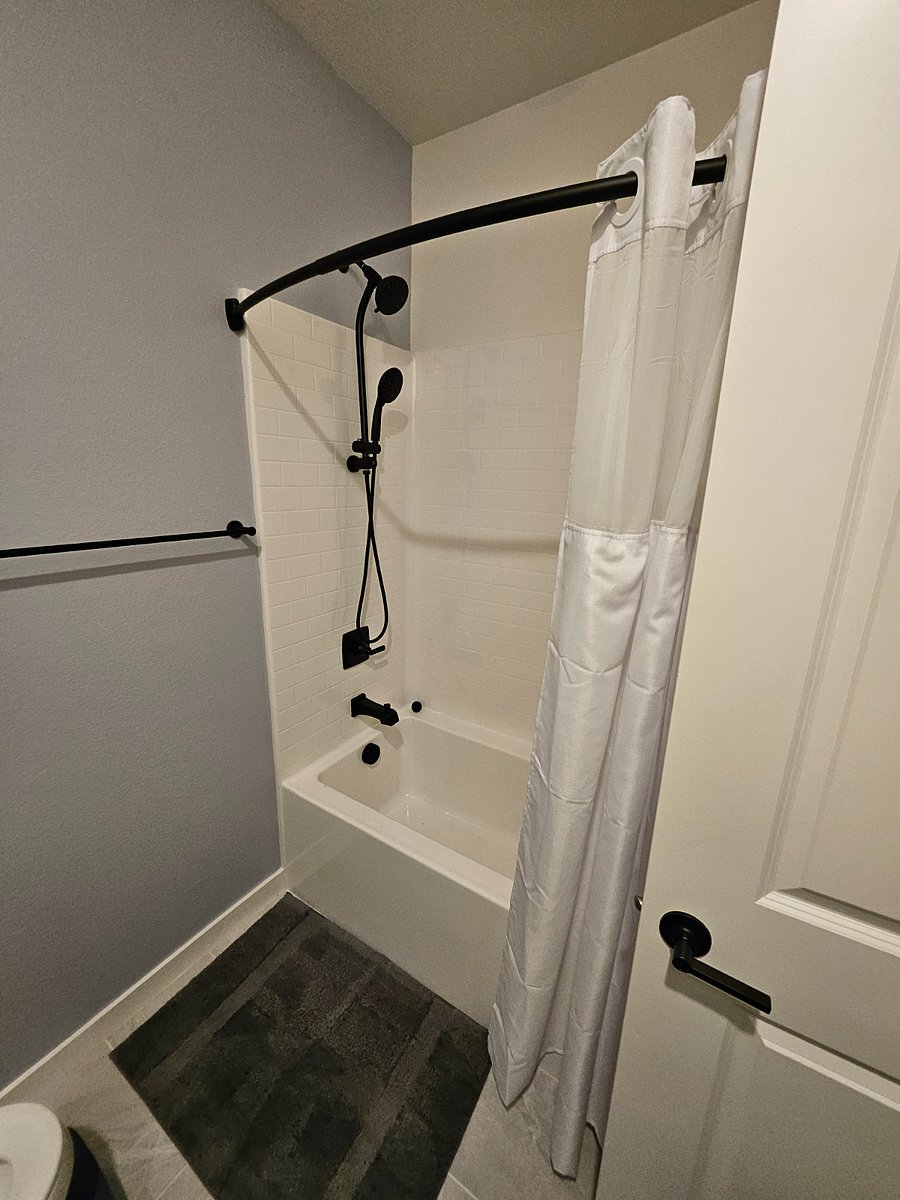 1st Floor Bathroom shower