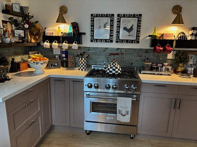 Kitchen Zline range