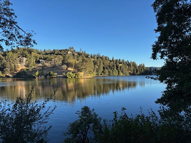 Lake Gregory - boating - summer recreation water park, shopping, antique shops, restaurants - 10 minute drive