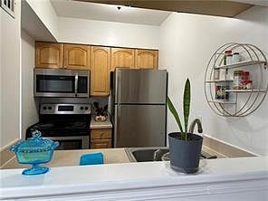 Furnished Finder property 949847_1 photo 3