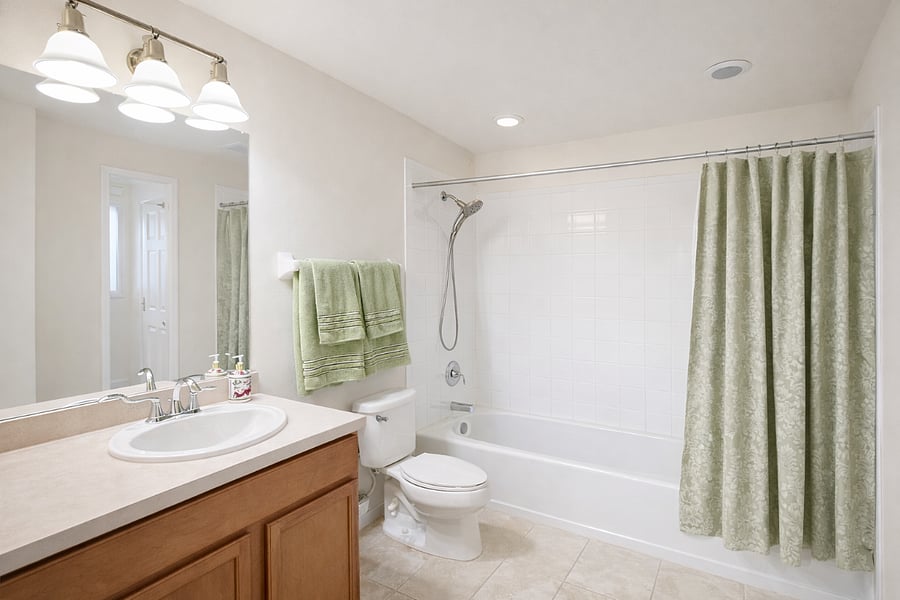 full bath (second floor)h