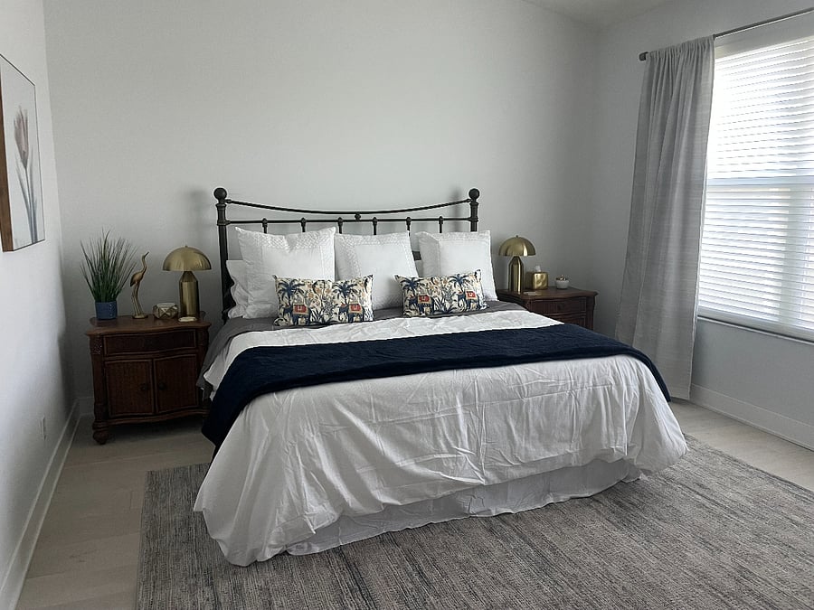 Enjoy our super comfortable king size bed with luxury linens.