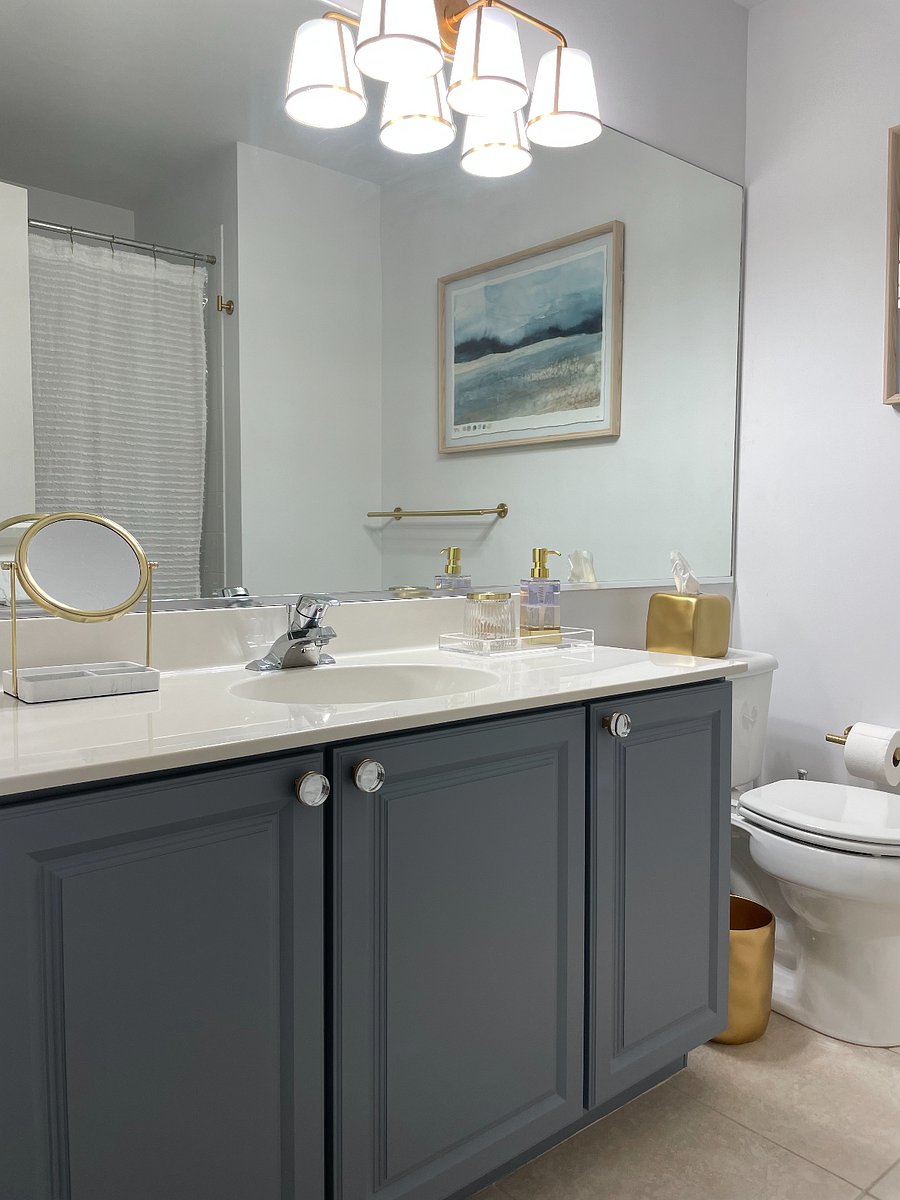 2nd full bathroom features a shower/tub