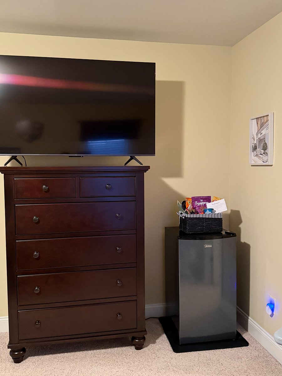 55 Smart TV, large dresser, mini-fridge, and welcome basket for added convenience