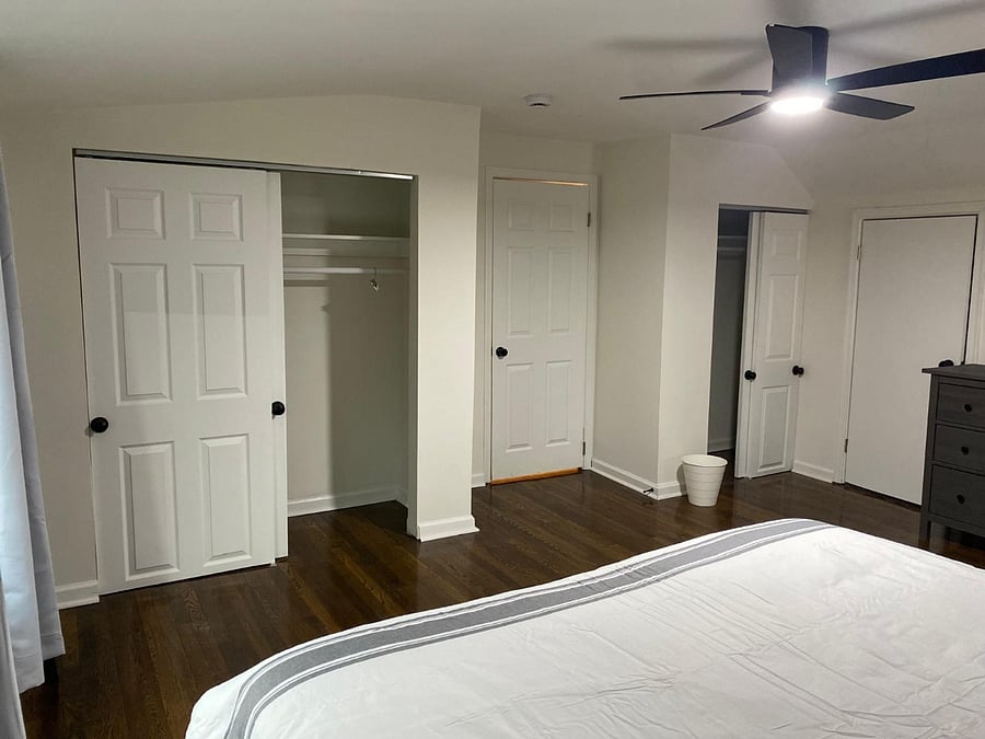 Main Bedroom 4 - Upstairs - King Size Bed and TV