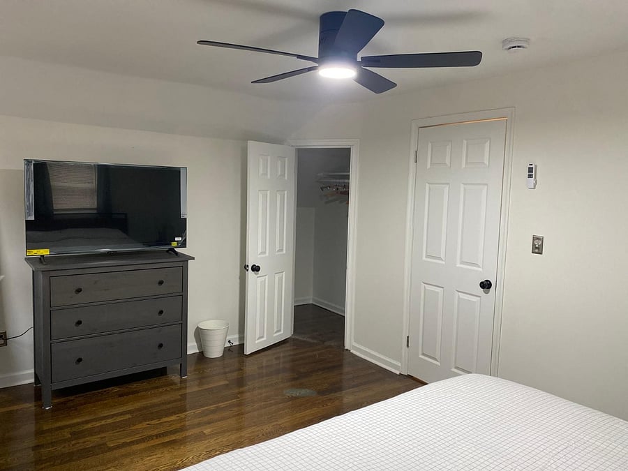Bedroom 3 - Upstairs - King Size Bed