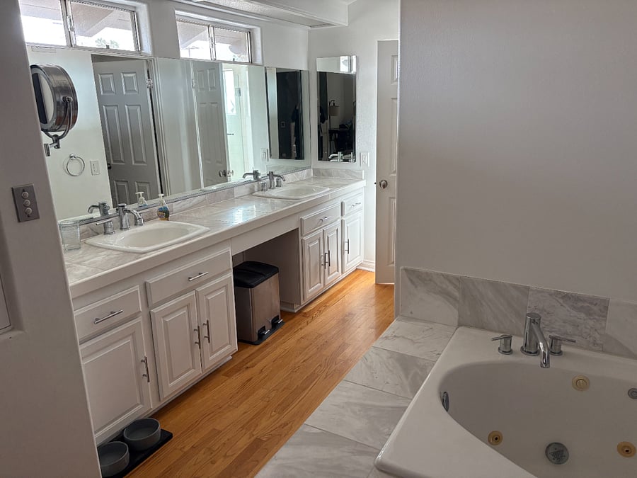 3rd Floor Bathroom.
