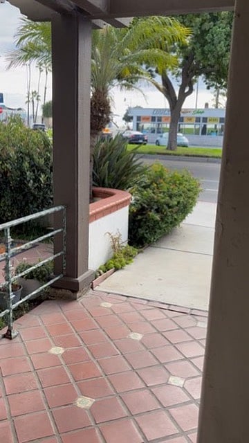 2 minute walk to beach on video.