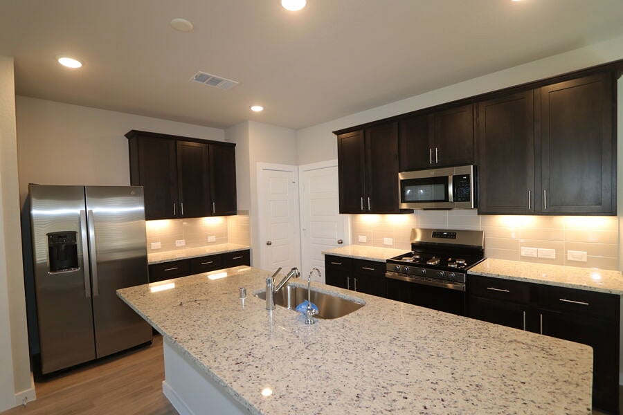 Furnished Finder property 950077_1 photo 6