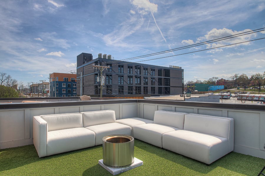 Enjoy bonfires, sunrise breakfasts & dinners, and throw cozy cocktail parties with friends. Beautiful views of the Downtown Nashville skyline!