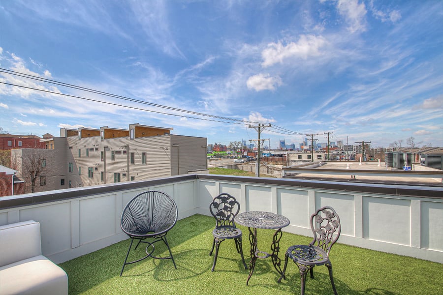 Beautiful views of the Downtown Nashville skyline!