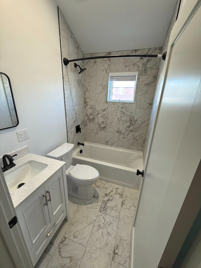 Upper Level Full Bath