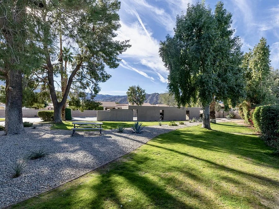 Peaceful park for picnics