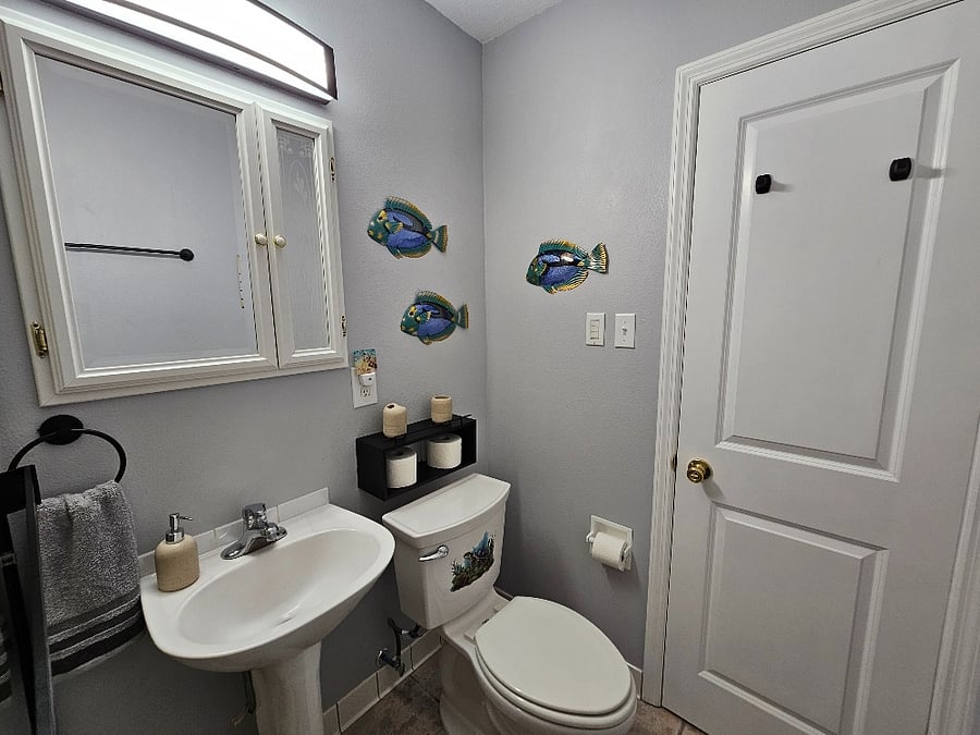 Full Bath W/Walk-in Shower
